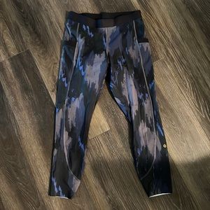 Women’s Lululemon leggings - size 10